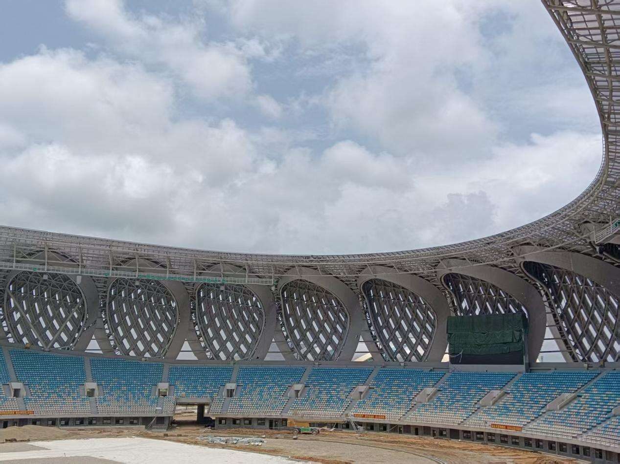 Seating through a full stadium bowl